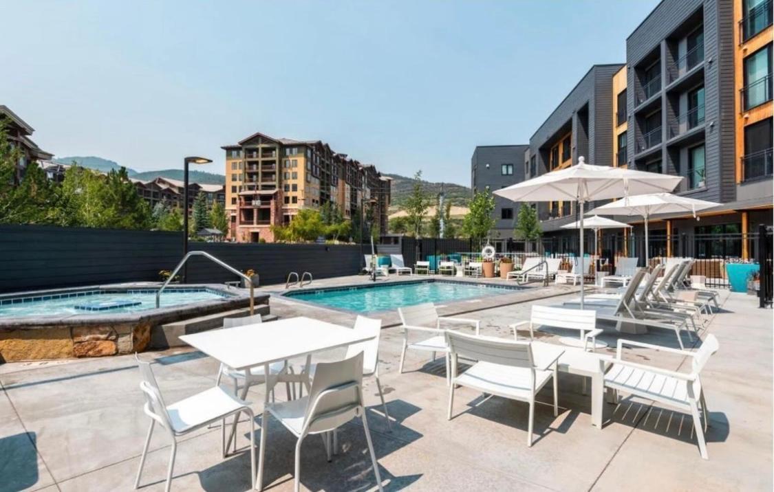 Slope Side Studio In The Heart Of Canyons Village With Heated Pool & Hot Tub! Парк Сити Екстериор снимка